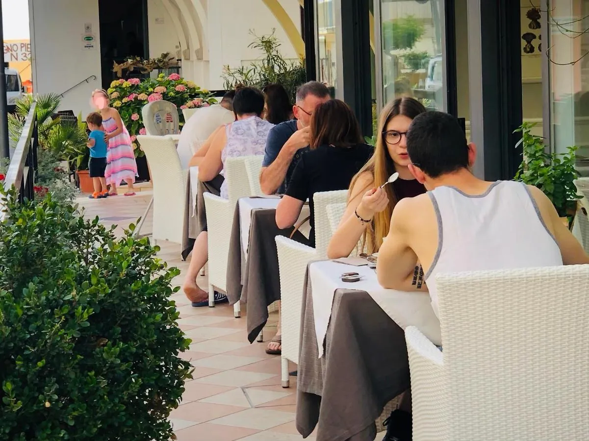 Hotel La Conchiglia Bellaria-Igea Marina 3*,